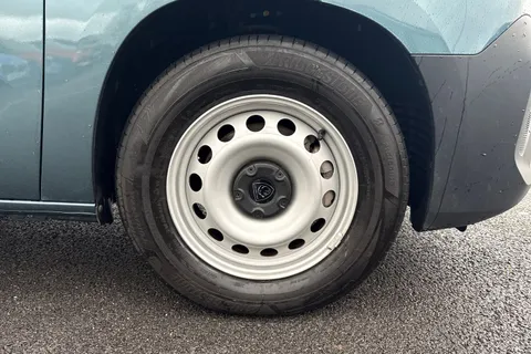 DC24TZA PEUGEOT E-Partner 52kWh Professional Standard Panel Van Auto SWB 5dr (7.4kW Charger) Thumbnail #10