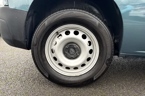 DC24TZA PEUGEOT E-Partner 52kWh Professional Standard Panel Van Auto SWB 5dr (7.4kW Charger) Thumbnail #11