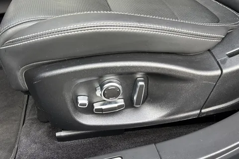 KP23VSL Jaguar I-Pace 400 90kWh HSE Black Auto 4WD 5dr Thumbnail #37