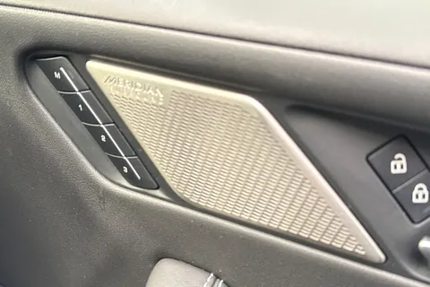 KP23VSL Jaguar I-Pace 400 90kWh HSE Black Auto 4WD 5dr Thumbnail #60