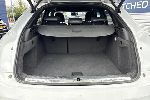 KS18CXH Audi Q3 1.4 TFSI CoD Black Edition S Tronic Euro 6 (s/s) 5dr Thumbnail #8