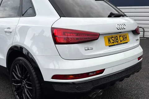 KS18CXH Audi Q3 1.4 TFSI CoD Black Edition S Tronic Euro 6 (s/s) 5dr Thumbnail #9
