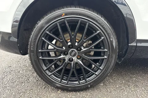 KS18CXH Audi Q3 1.4 TFSI CoD Black Edition S Tronic Euro 6 (s/s) 5dr Thumbnail #11