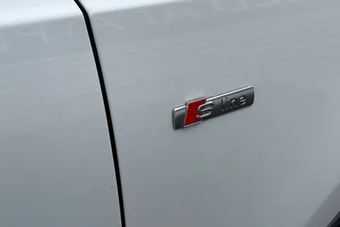 KS18CXH Audi Q3 1.4 TFSI CoD Black Edition S Tronic Euro 6 (s/s) 5dr Thumbnail #28