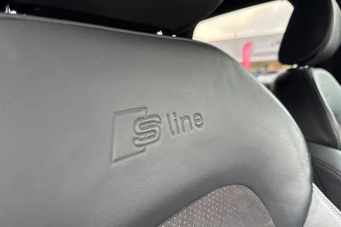 KS18CXH Audi Q3 1.4 TFSI CoD Black Edition S Tronic Euro 6 (s/s) 5dr Thumbnail #32