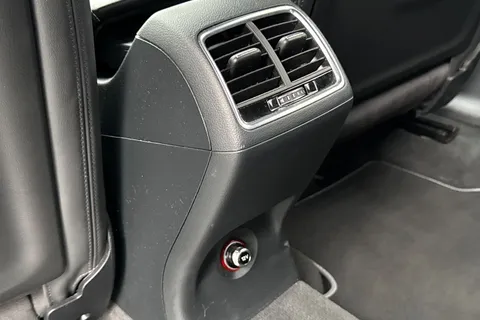 KS18CXH Audi Q3 1.4 TFSI CoD Black Edition S Tronic Euro 6 (s/s) 5dr Thumbnail #40