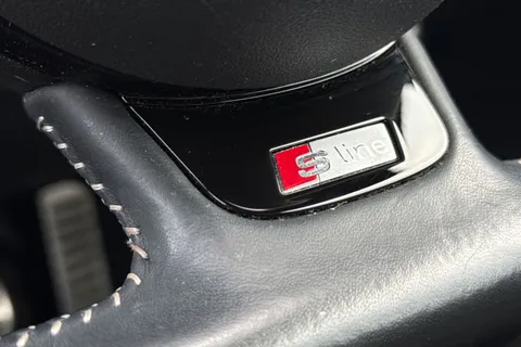 KS18CXH Audi Q3 1.4 TFSI CoD Black Edition S Tronic Euro 6 (s/s) 5dr Thumbnail #44