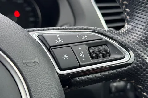 KS18CXH Audi Q3 1.4 TFSI CoD Black Edition S Tronic Euro 6 (s/s) 5dr Thumbnail #45