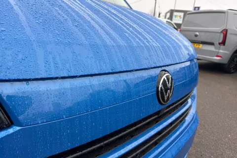 CX75VTA Volkswagen Transporter 2.0 TDI T28 Commerce Pro Auto FWD SWB Euro 6 (s/s) 5dr Thumbnail #24