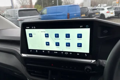 CX75VTA Volkswagen Transporter 2.0 TDI T28 Commerce Pro Auto FWD SWB Euro 6 (s/s) 5dr Thumbnail #31