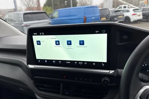 CX75VTA Volkswagen Transporter 2.0 TDI T28 Commerce Pro Auto FWD SWB Euro 6 (s/s) 5dr Thumbnail #33