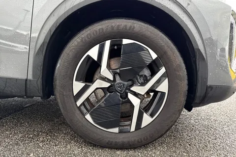 KS73MMJ PEUGEOT e-2008 54kWh GT Auto 5dr (7kW Charger) Thumbnail #11