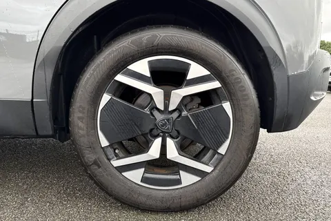 KS73MMJ PEUGEOT e-2008 54kWh GT Auto 5dr (7kW Charger) Thumbnail #14