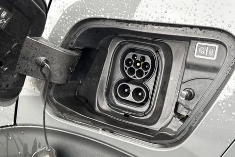 KS73MMJ PEUGEOT e-2008 54kWh GT Auto 5dr (7kW Charger) Thumbnail #36