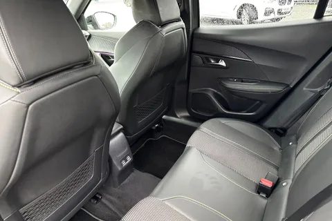 KS73MMJ PEUGEOT e-2008 54kWh GT Auto 5dr (7kW Charger) Thumbnail #37