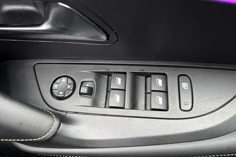KS73MMJ PEUGEOT e-2008 54kWh GT Auto 5dr (7kW Charger) Thumbnail #44