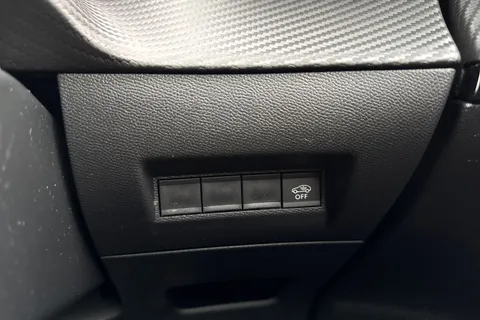 KS73MMJ PEUGEOT e-2008 54kWh GT Auto 5dr (7kW Charger) Thumbnail #45