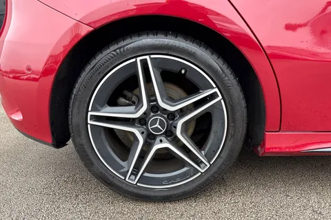 DS71EOC Mercedes-Benz A Class 1.3 A200 AMG Line Edition (Executive) 7G-DCT Euro 6 (s/s) 5dr Thumbnail #9