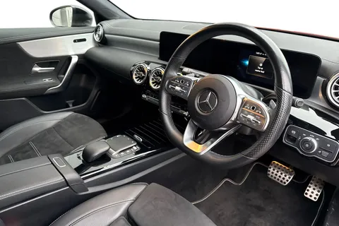 DS71EOC Mercedes-Benz A Class 1.3 A200 AMG Line Edition (Executive) 7G-DCT Euro 6 (s/s) 5dr Thumbnail #13