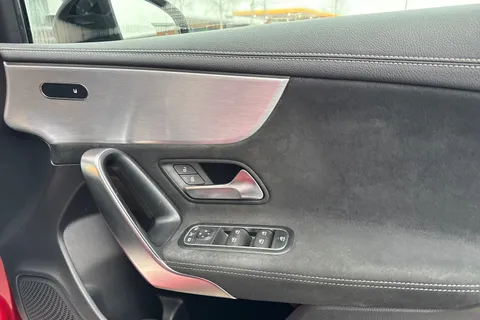 DS71EOC Mercedes-Benz A Class 1.3 A200 AMG Line Edition (Executive) 7G-DCT Euro 6 (s/s) 5dr Thumbnail #20