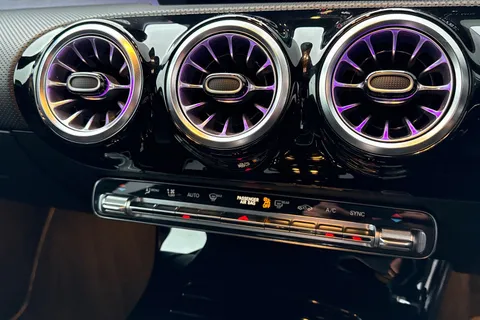 DS71EOC Mercedes-Benz A Class 1.3 A200 AMG Line Edition (Executive) 7G-DCT Euro 6 (s/s) 5dr Thumbnail #21