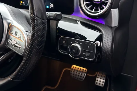 DS71EOC Mercedes-Benz A Class 1.3 A200 AMG Line Edition (Executive) 7G-DCT Euro 6 (s/s) 5dr Thumbnail #41