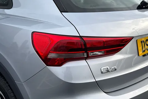 DS72BLF Audi Q3 Technik 35 TFSI  150 PS 6-speed Thumbnail #9