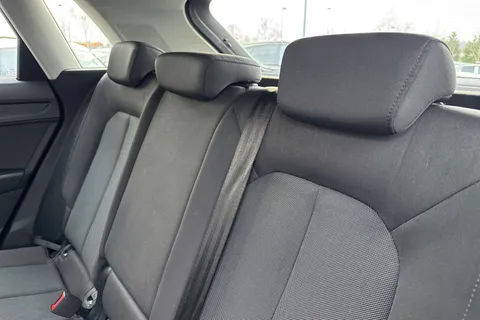 DS72BLF Audi Q3 Technik 35 TFSI  150 PS 6-speed Thumbnail #20