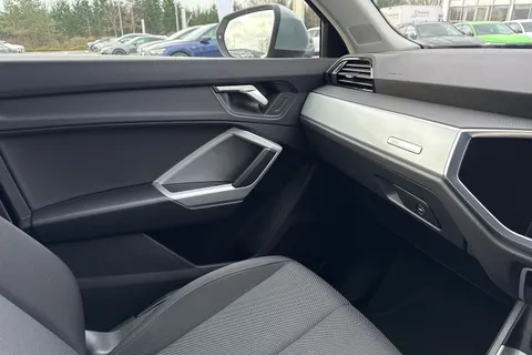 DS72BLF Audi Q3 Technik 35 TFSI  150 PS 6-speed Thumbnail #21