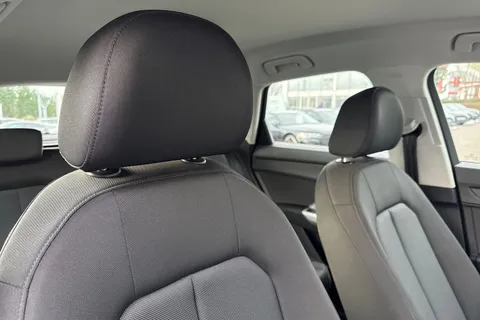 DS72BLF Audi Q3 Technik 35 TFSI  150 PS 6-speed Thumbnail #25