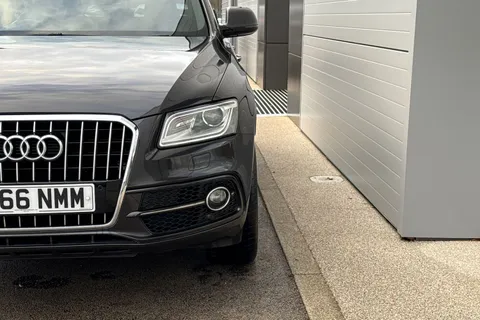 GY66NMM Audi Q5 2.0 TDI S line Plus S Tronic quattro Euro 6 (s/s) 5dr Thumbnail #27