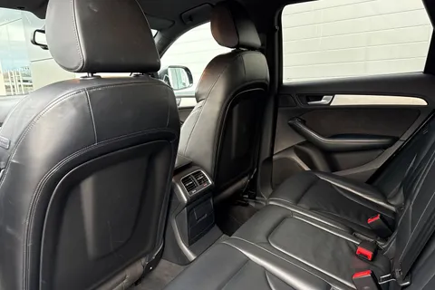 GY66NMM Audi Q5 2.0 TDI S line Plus S Tronic quattro Euro 6 (s/s) 5dr Thumbnail #32