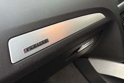 GY66NMM Audi Q5 2.0 TDI S line Plus S Tronic quattro Euro 6 (s/s) 5dr Thumbnail #35