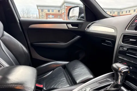 GY66NMM Audi Q5 2.0 TDI S line Plus S Tronic quattro Euro 6 (s/s) 5dr Thumbnail #45