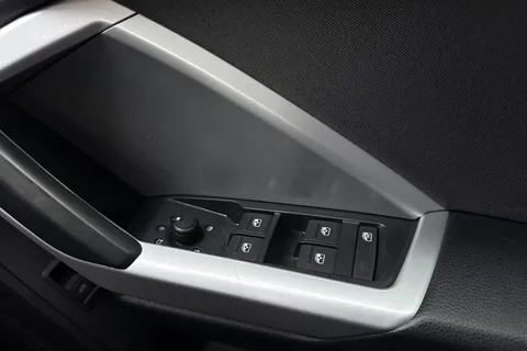 DS72BLF Audi Q3 Technik 35 TFSI  150 PS 6-speed Thumbnail #49