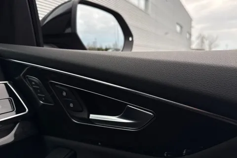 DX75UBF Audi Q8 SUV  Black Edition 50 TDI quattro 286 PS tiptronic Thumbnail #21