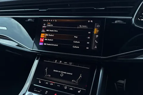 DX75UBF Audi Q8 SUV  Black Edition 50 TDI quattro 286 PS tiptronic Thumbnail #37