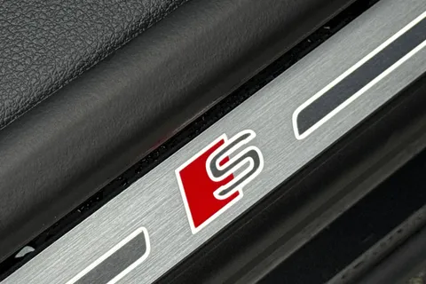 DX75UBF Audi Q8 SUV  Black Edition 50 TDI quattro 286 PS tiptronic Thumbnail #54