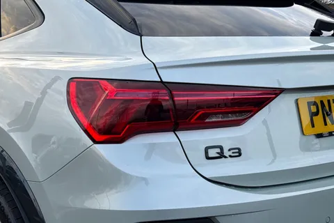 PN74KFE Audi Q3 Black Edition 35 TFSI  150 PS S tronic Thumbnail #9