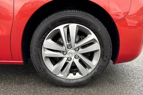 DH19PFF PEUGEOT Traveller 2.0 BlueHDi Allure Standard MPV MWB Euro 6 (s/s) 5dr Thumbnail #11