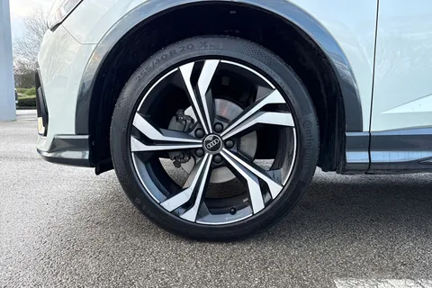 PN74KFE Audi Q3 Black Edition 35 TFSI  150 PS S tronic Thumbnail #14