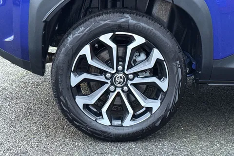 MF24EEG Toyota Yaris Cross 1.5 Hybrid Design 5dr CVT Thumbnail #14