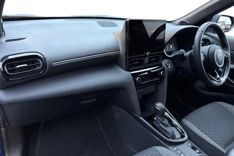 MF24EEG Toyota Yaris Cross 1.5 Hybrid Design 5dr CVT Thumbnail #17