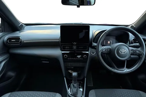 MF24EEG Toyota Yaris Cross 1.5 Hybrid Design 5dr CVT Thumbnail #18