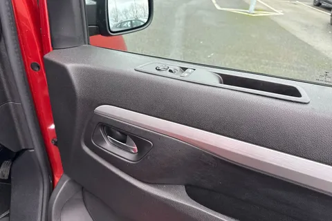 DH19PFF PEUGEOT Traveller 2.0 BlueHDi Allure Standard MPV MWB Euro 6 (s/s) 5dr Thumbnail #22