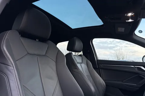 PN74KFE Audi Q3 Black Edition 35 TFSI  150 PS S tronic Thumbnail #25