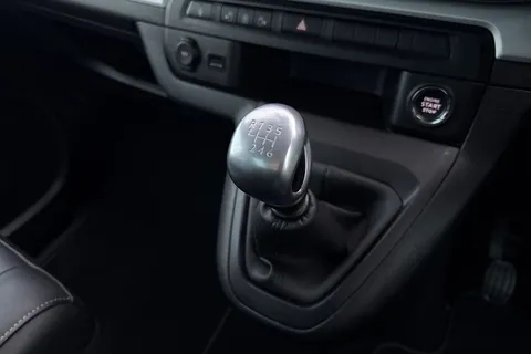 DH19PFF PEUGEOT Traveller 2.0 BlueHDi Allure Standard MPV MWB Euro 6 (s/s) 5dr Thumbnail #24