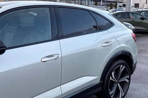 PN74KFE Audi Q3 Black Edition 35 TFSI  150 PS S tronic Thumbnail #27