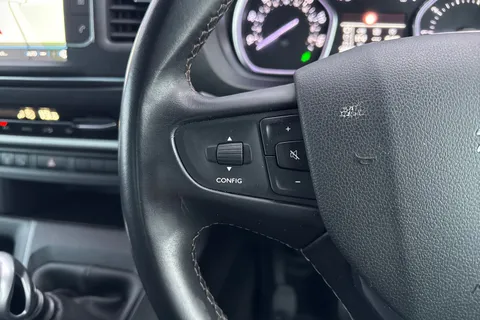 DH19PFF PEUGEOT Traveller 2.0 BlueHDi Allure Standard MPV MWB Euro 6 (s/s) 5dr Thumbnail #41