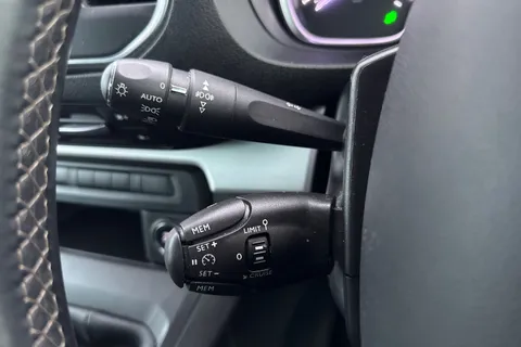 DH19PFF PEUGEOT Traveller 2.0 BlueHDi Allure Standard MPV MWB Euro 6 (s/s) 5dr Thumbnail #43